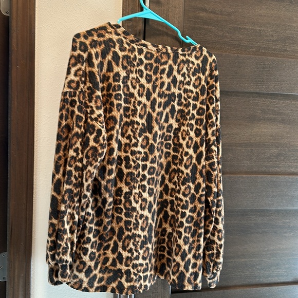 NWT Large Waffle Knit Cheetah Print Top - Picture 3 of 3